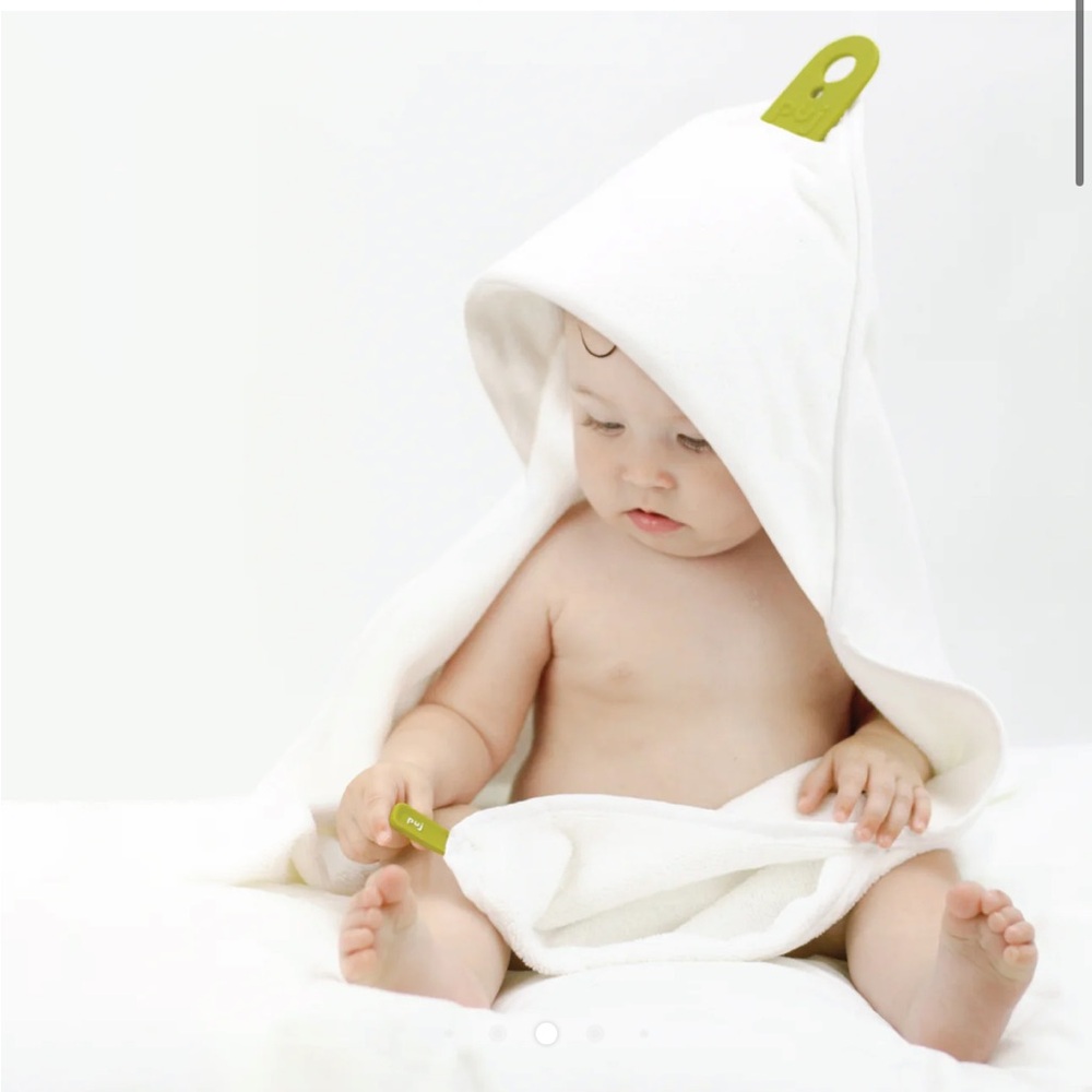 Puj Hug -Hooded Baby Towel - Picture 9 of 12